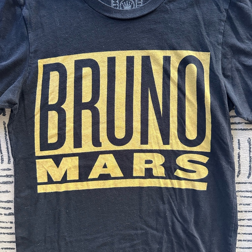 2017 Bruno Mars 24K Magic World Tour Tee - Picture 2 of 5